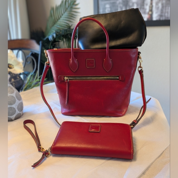 Dooney & Burke Florentine Handle Tote & Accessory Set in RED - Like New - Picture 11 of 14